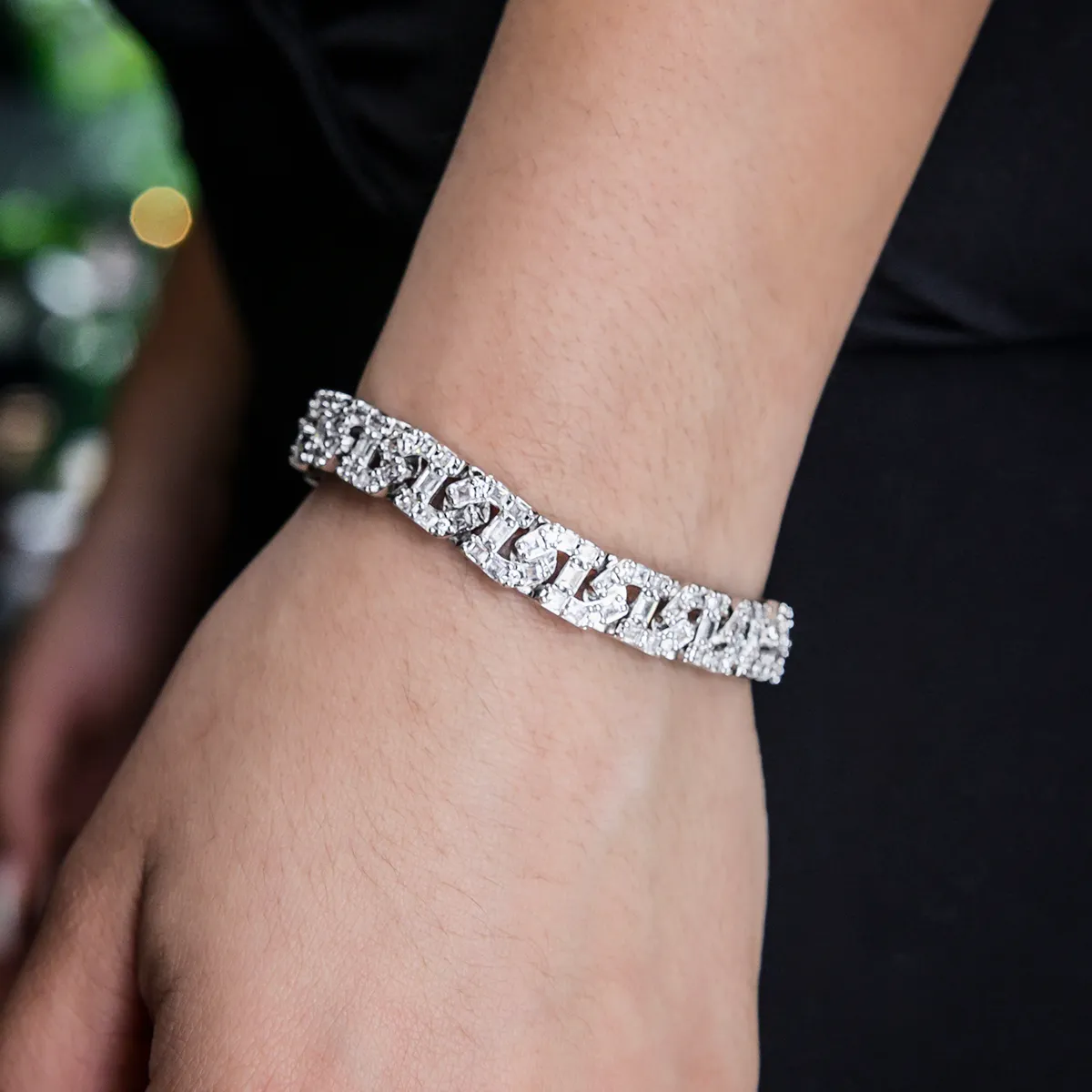 Baguette Chain Link Bracelet in White Gold