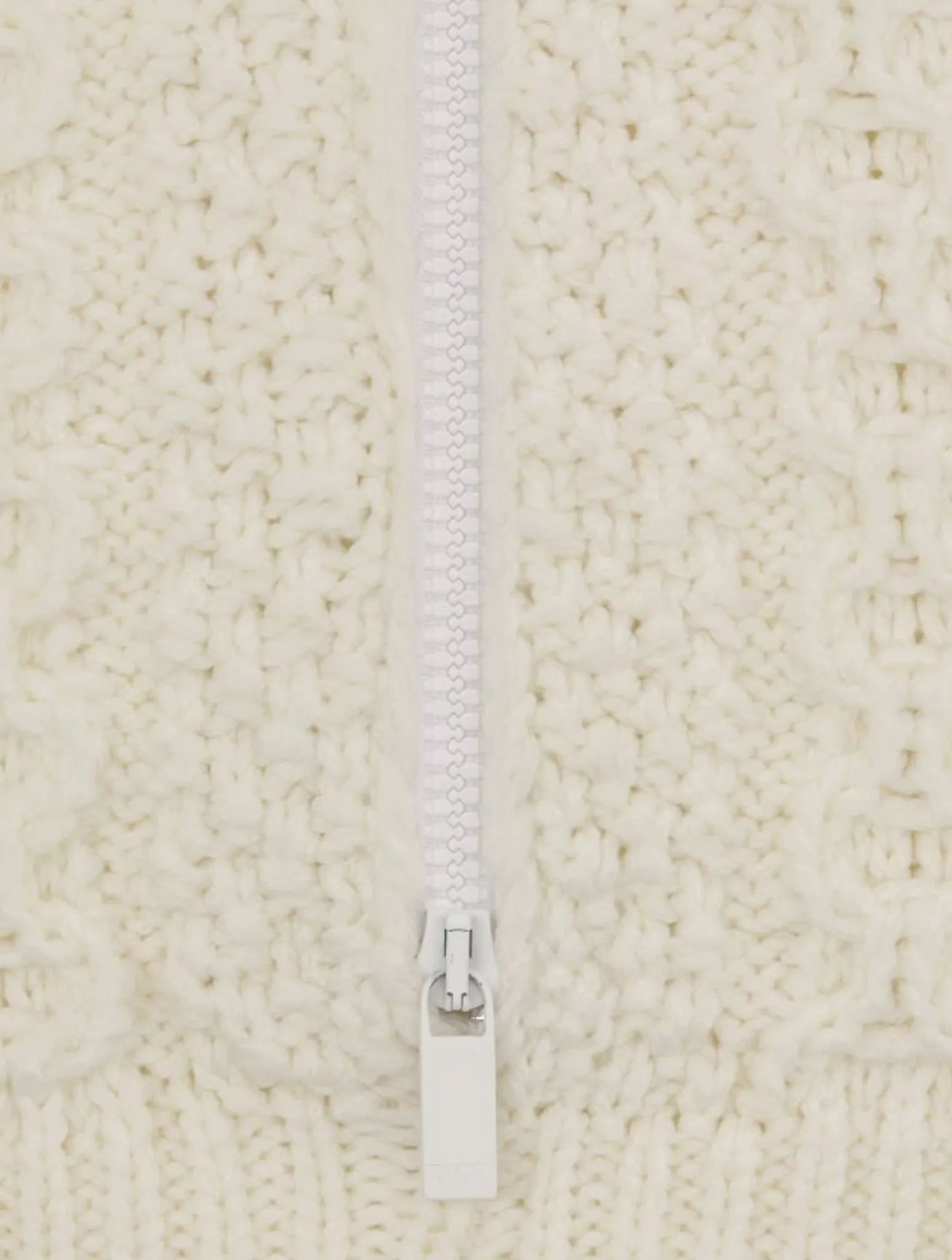 CREWNECK CABLE STITCH