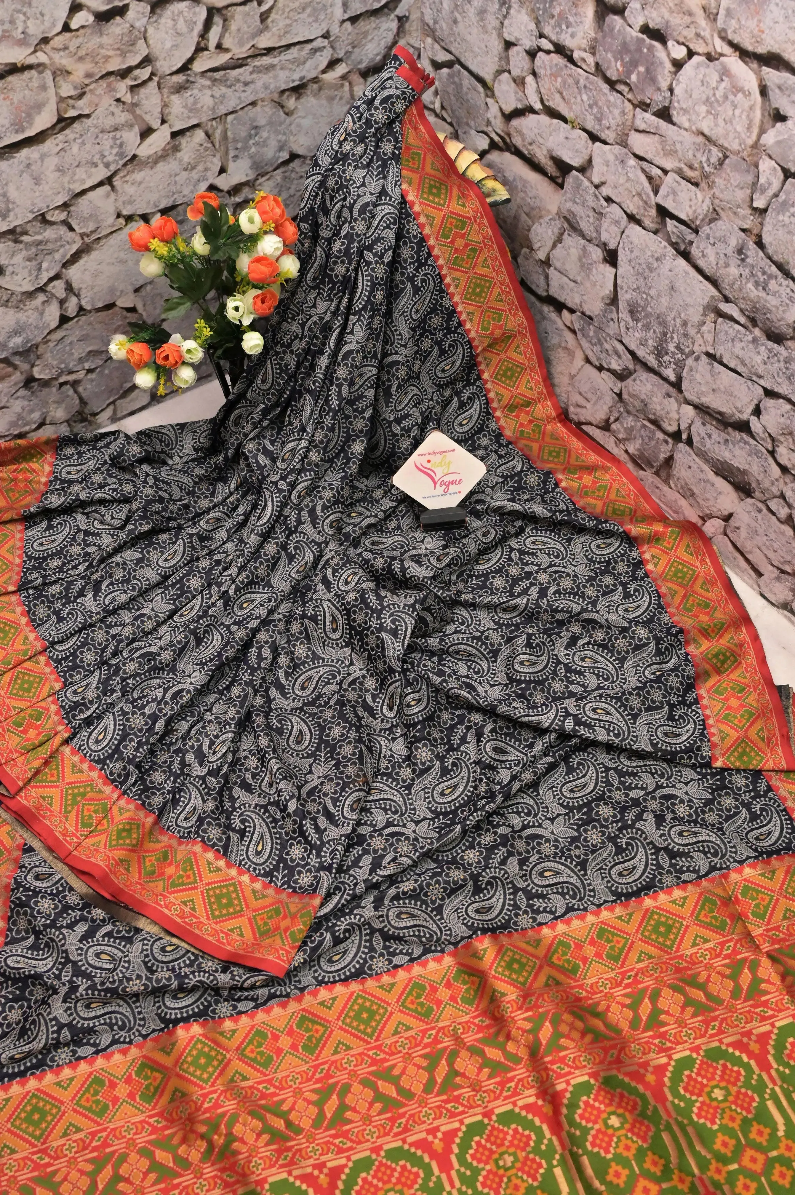 Grey Color Designer Kani Silk Saree with Machine Weaving