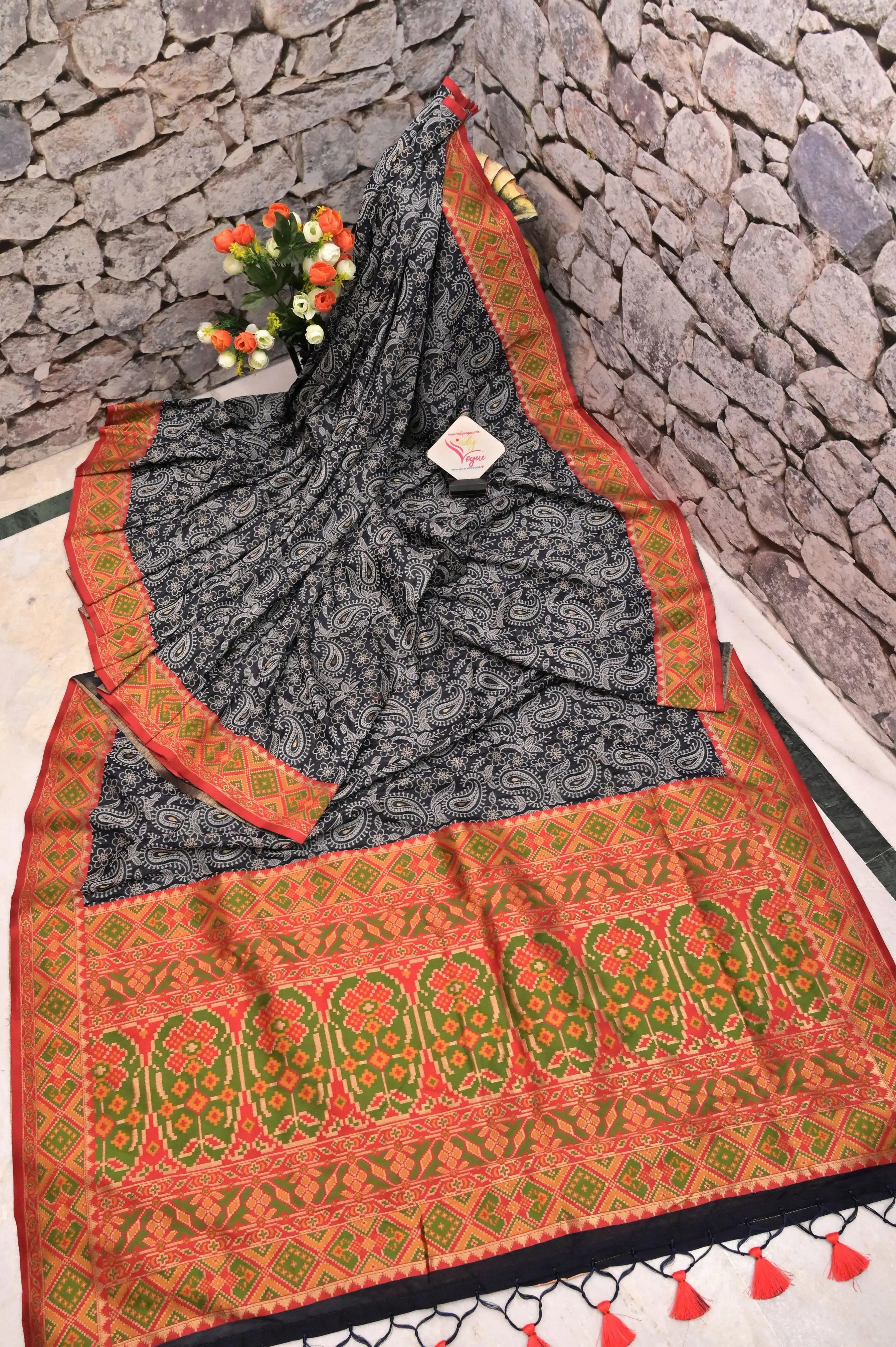 Grey Color Designer Kani Silk Saree with Machine Weaving