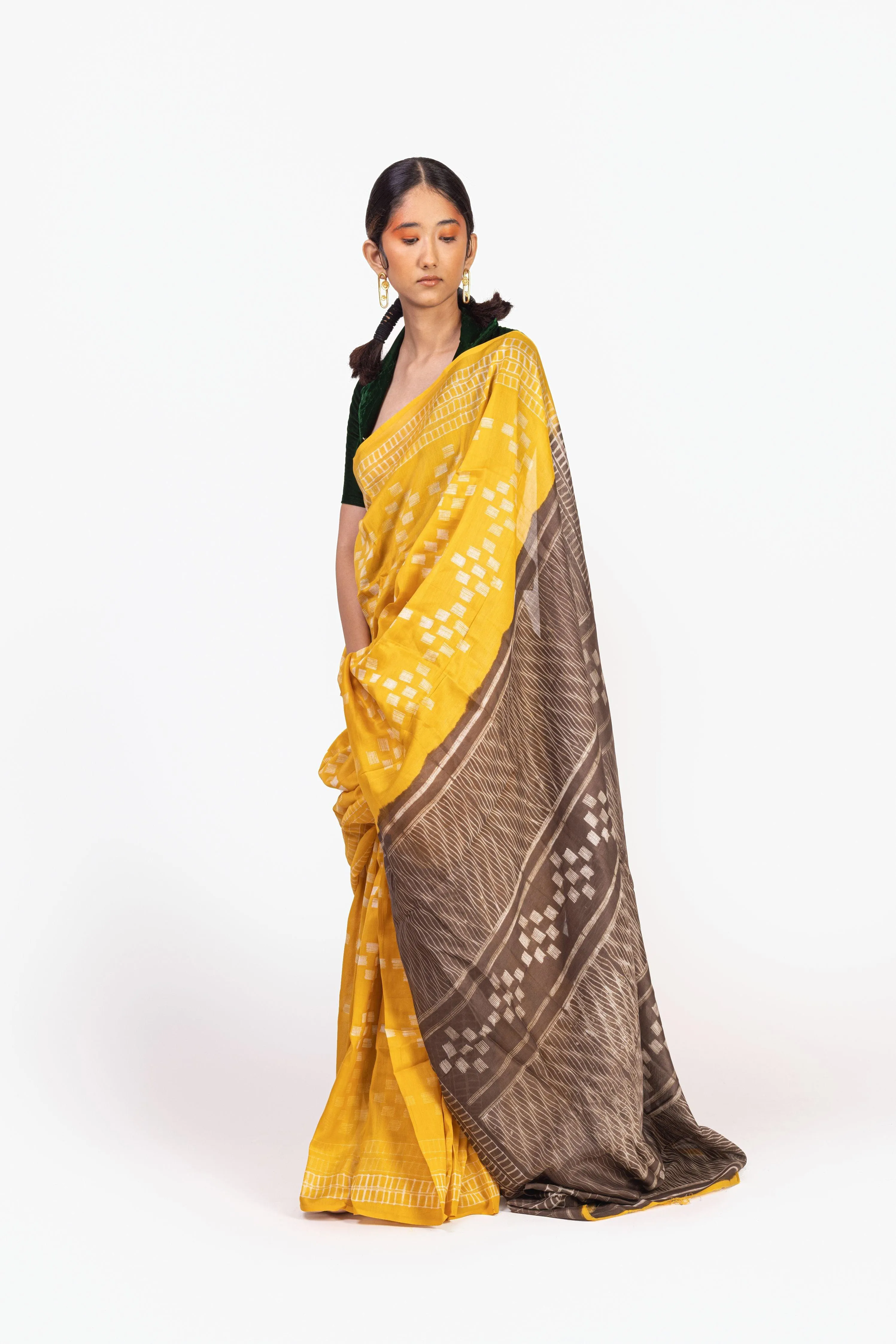 Kaisori Inayaat Mustard and brown Shibori print saree