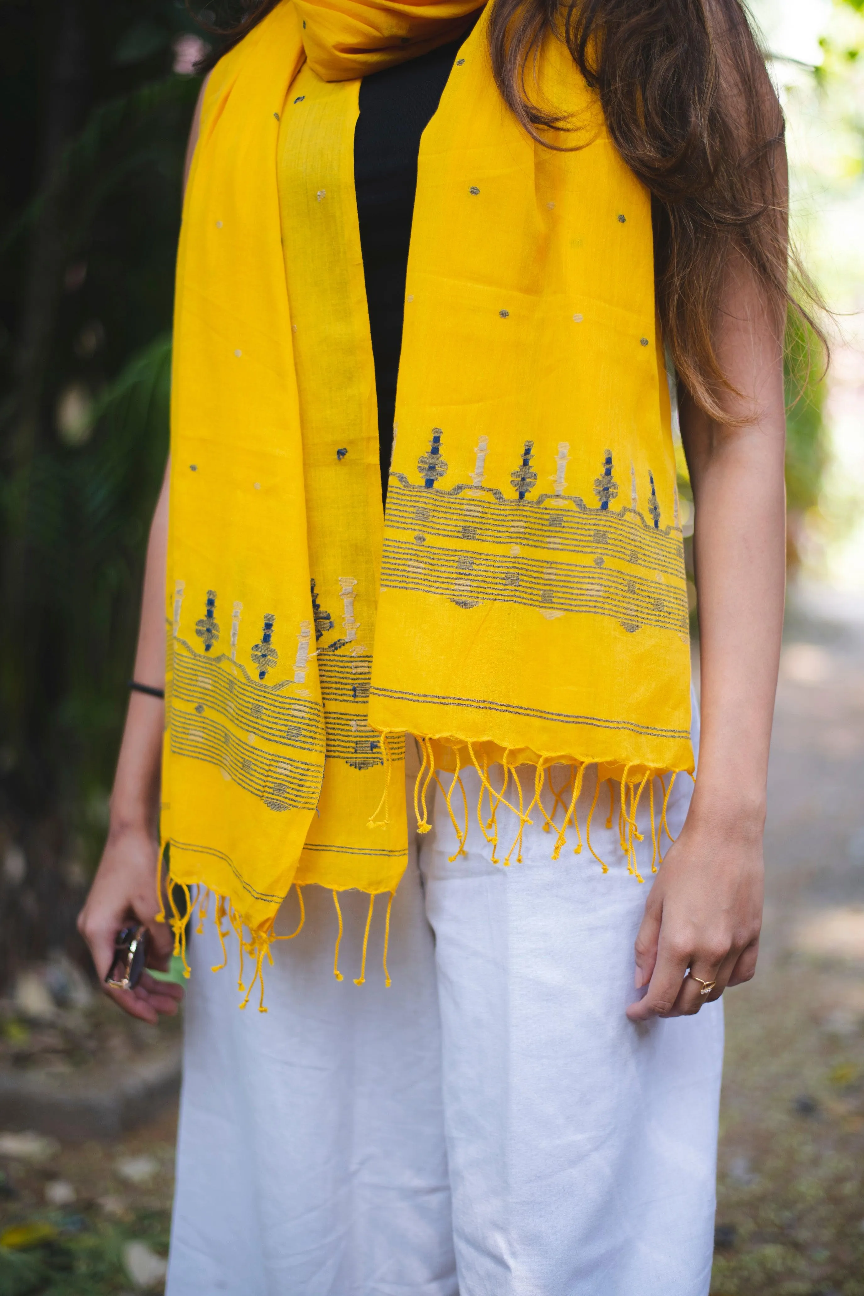 Kaisori Jamdani yellow stole