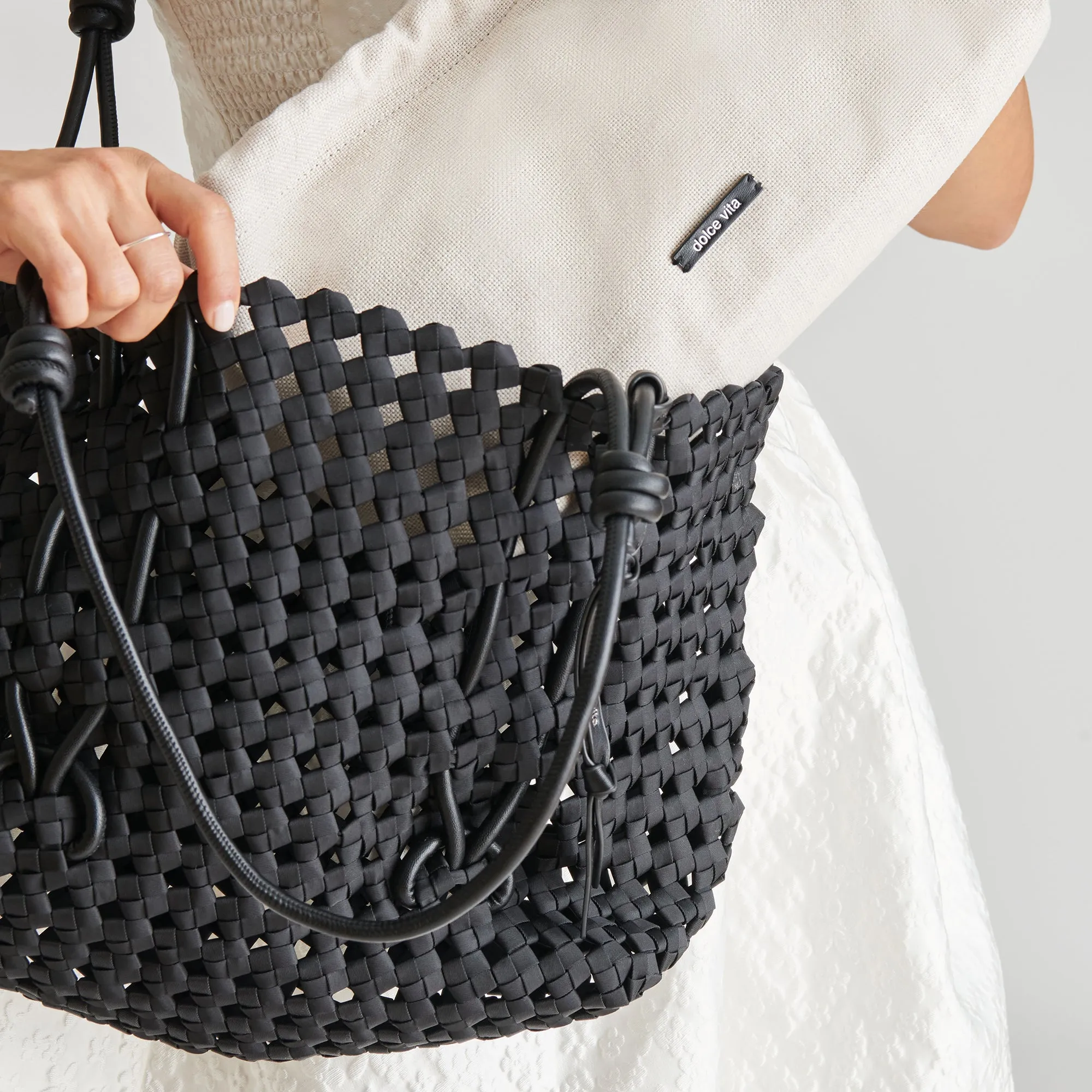 LOGAN TOTE BLACK WOVEN