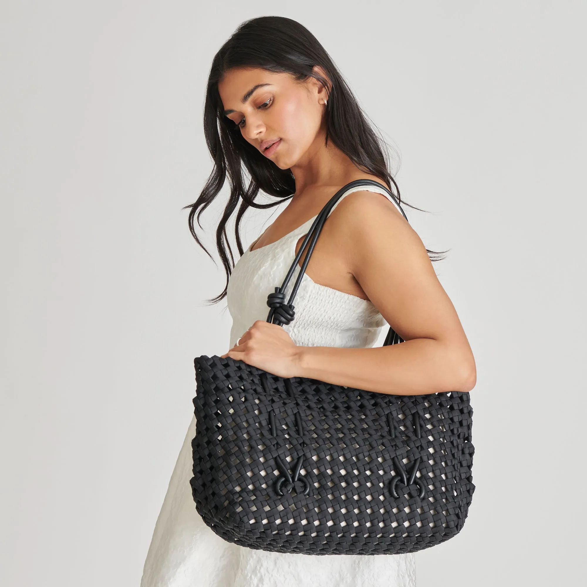 LOGAN TOTE BLACK WOVEN