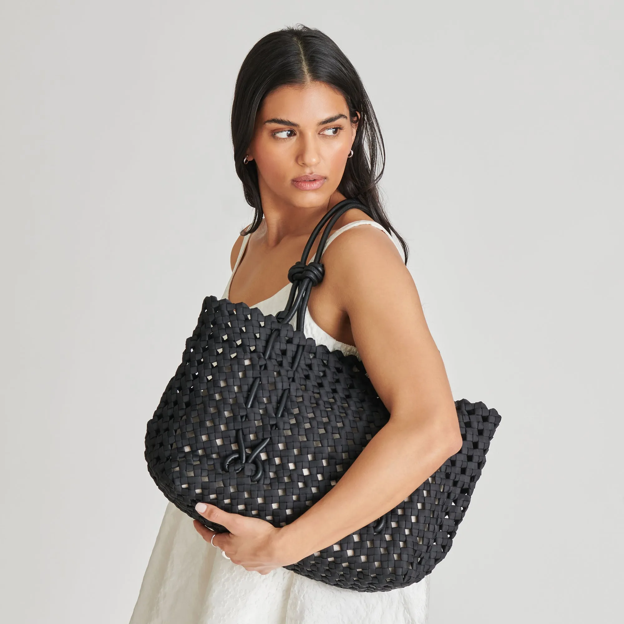 LOGAN TOTE BLACK WOVEN