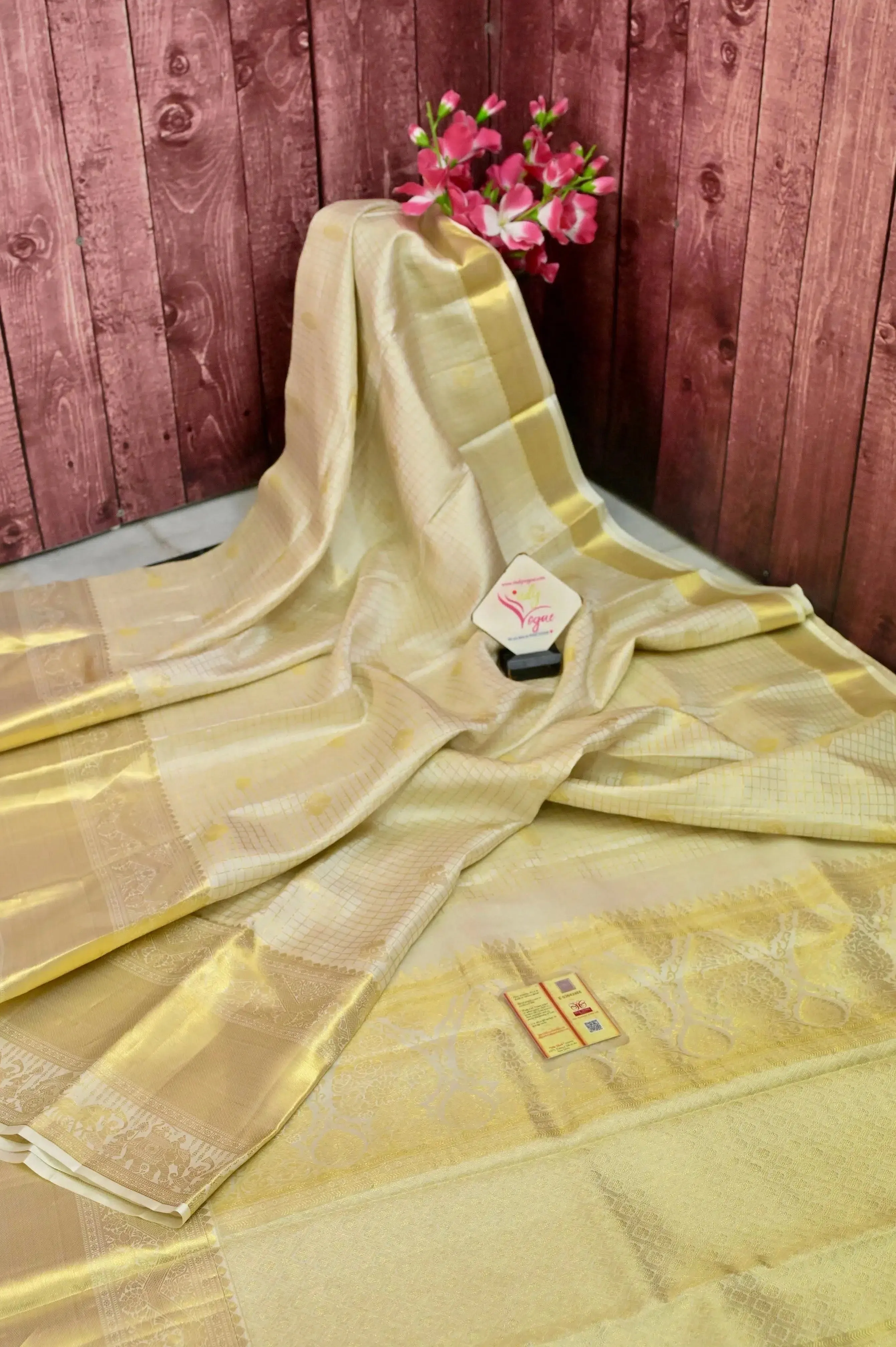 Offwhite Color Kanjeevaram Silk Saree with Allover Checks and Zari Buti Work