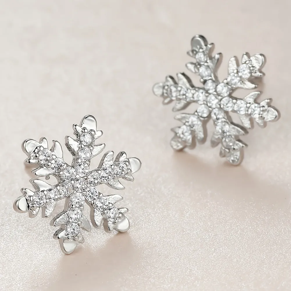 Simple Earring Elegant Generous Snowflake Filled With Small Zircon Ear Complex Craft Wedding Party Christmas Gift