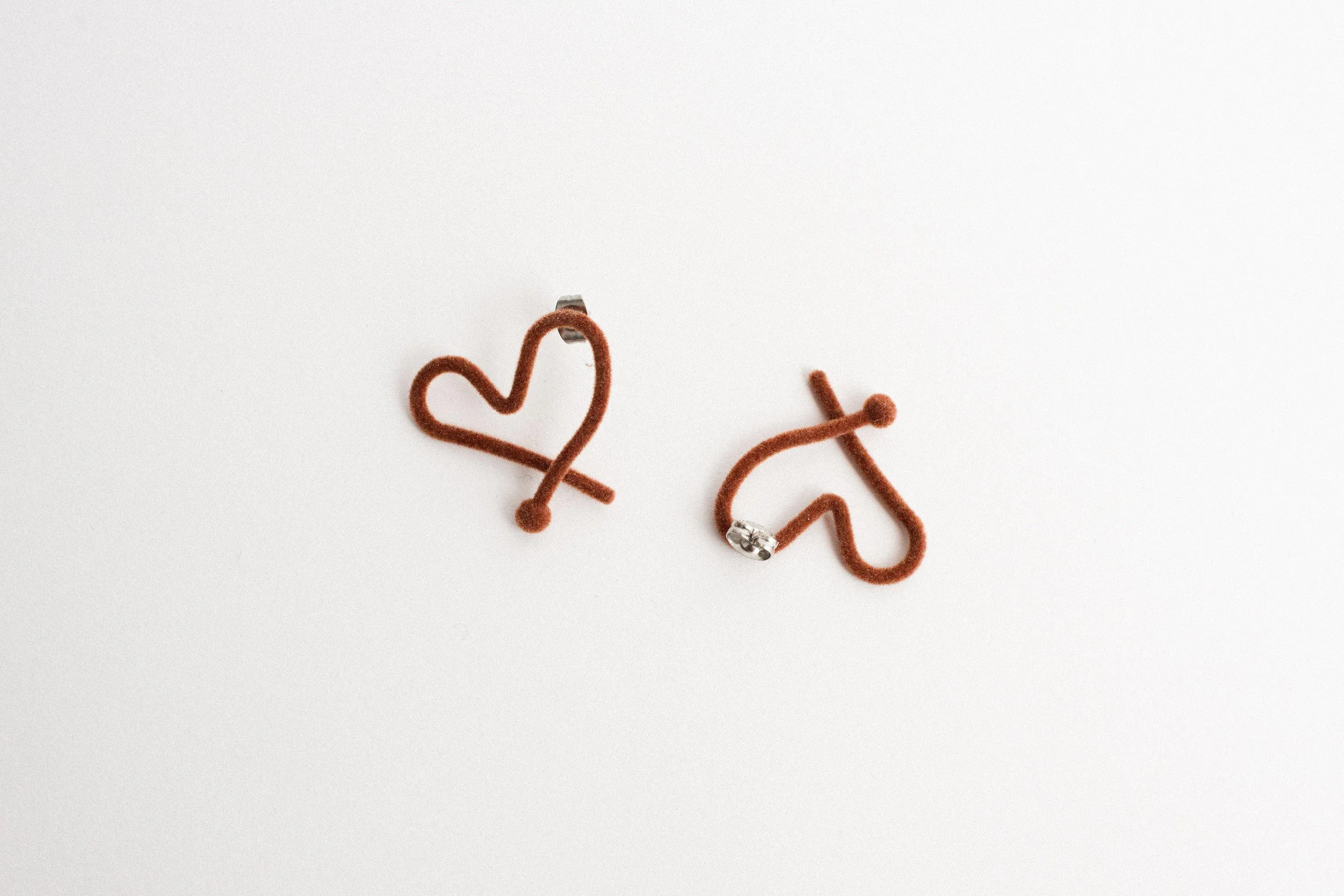 SS925  Chocolate Velvet Heart Earrings