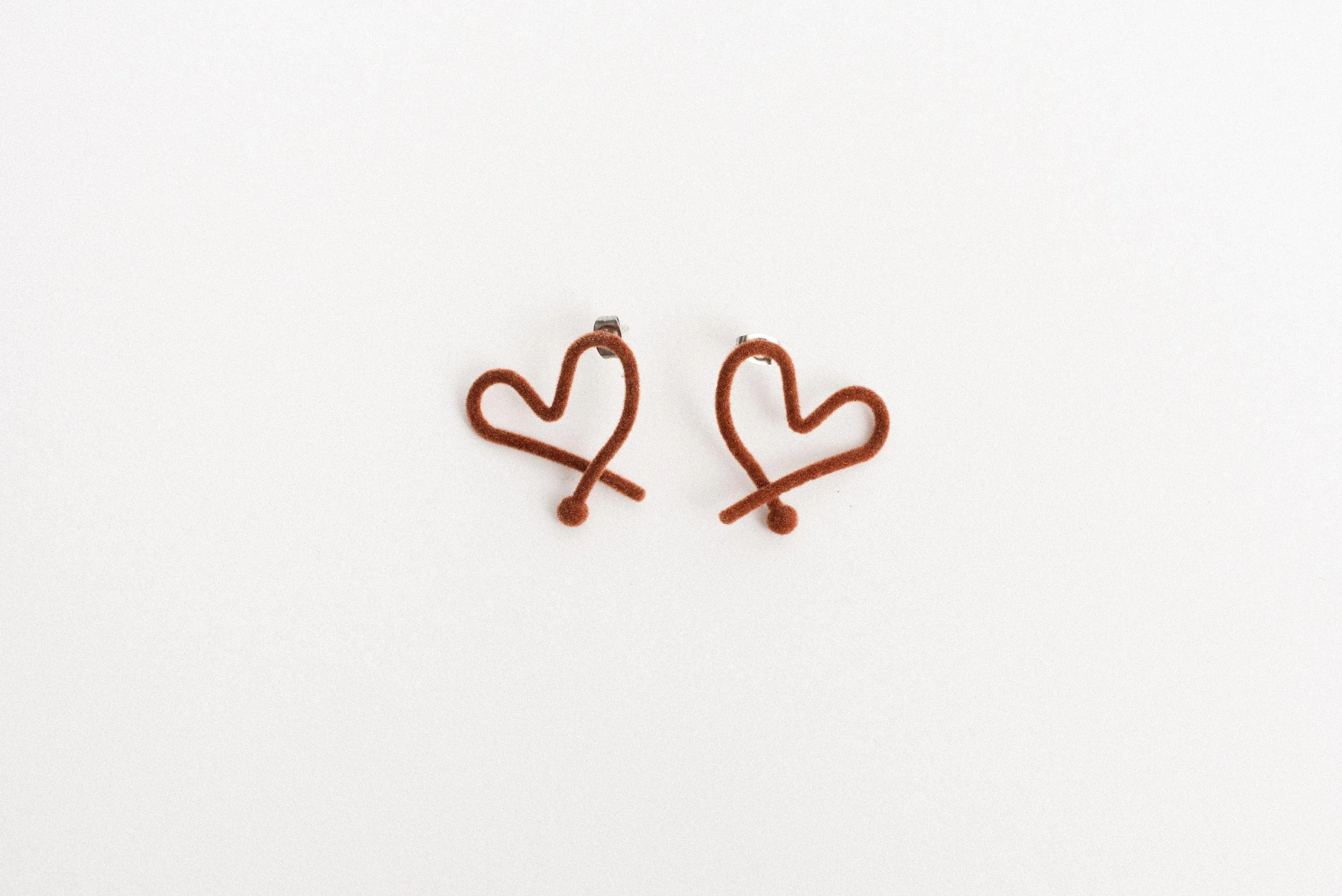 SS925  Chocolate Velvet Heart Earrings