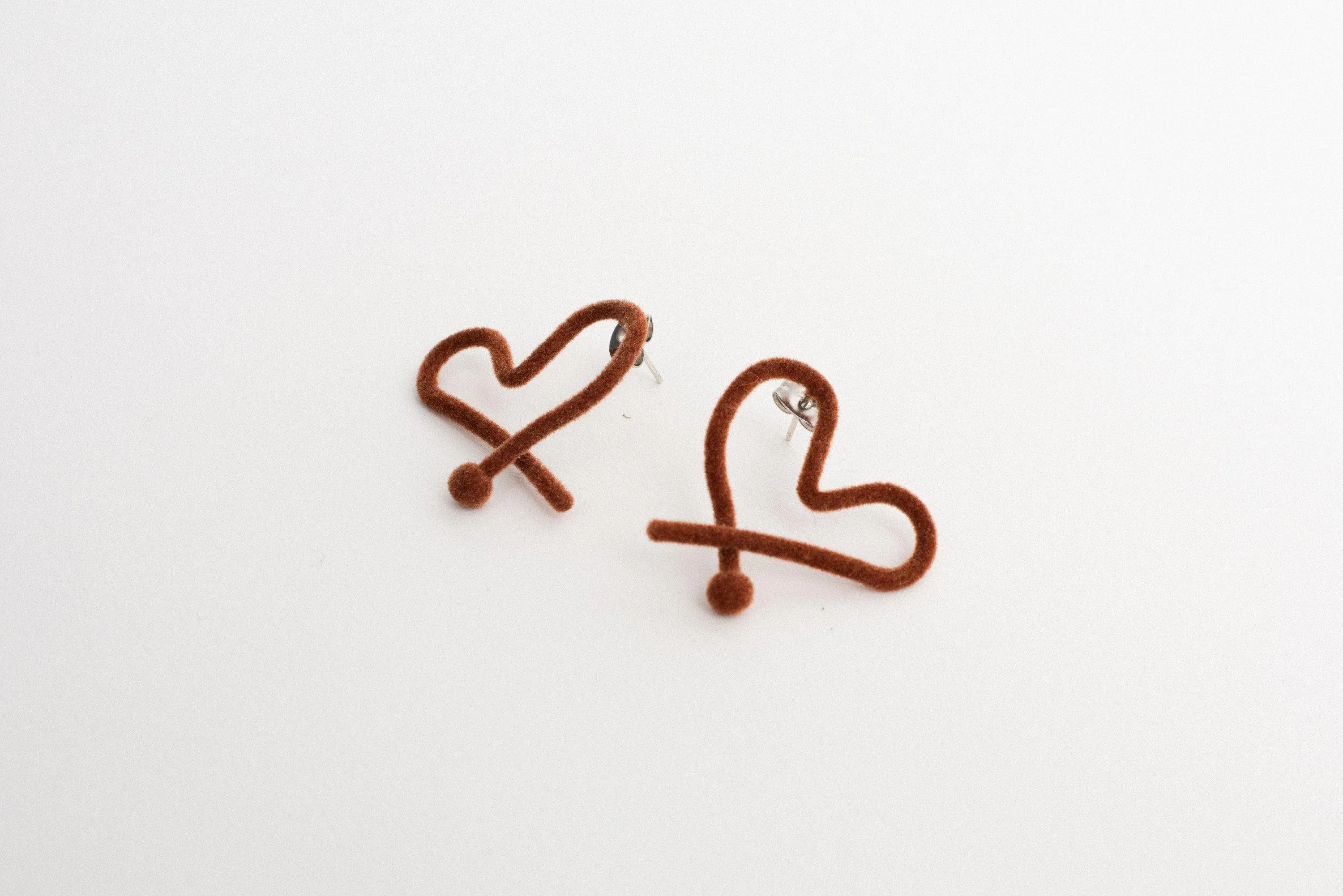 SS925  Chocolate Velvet Heart Earrings