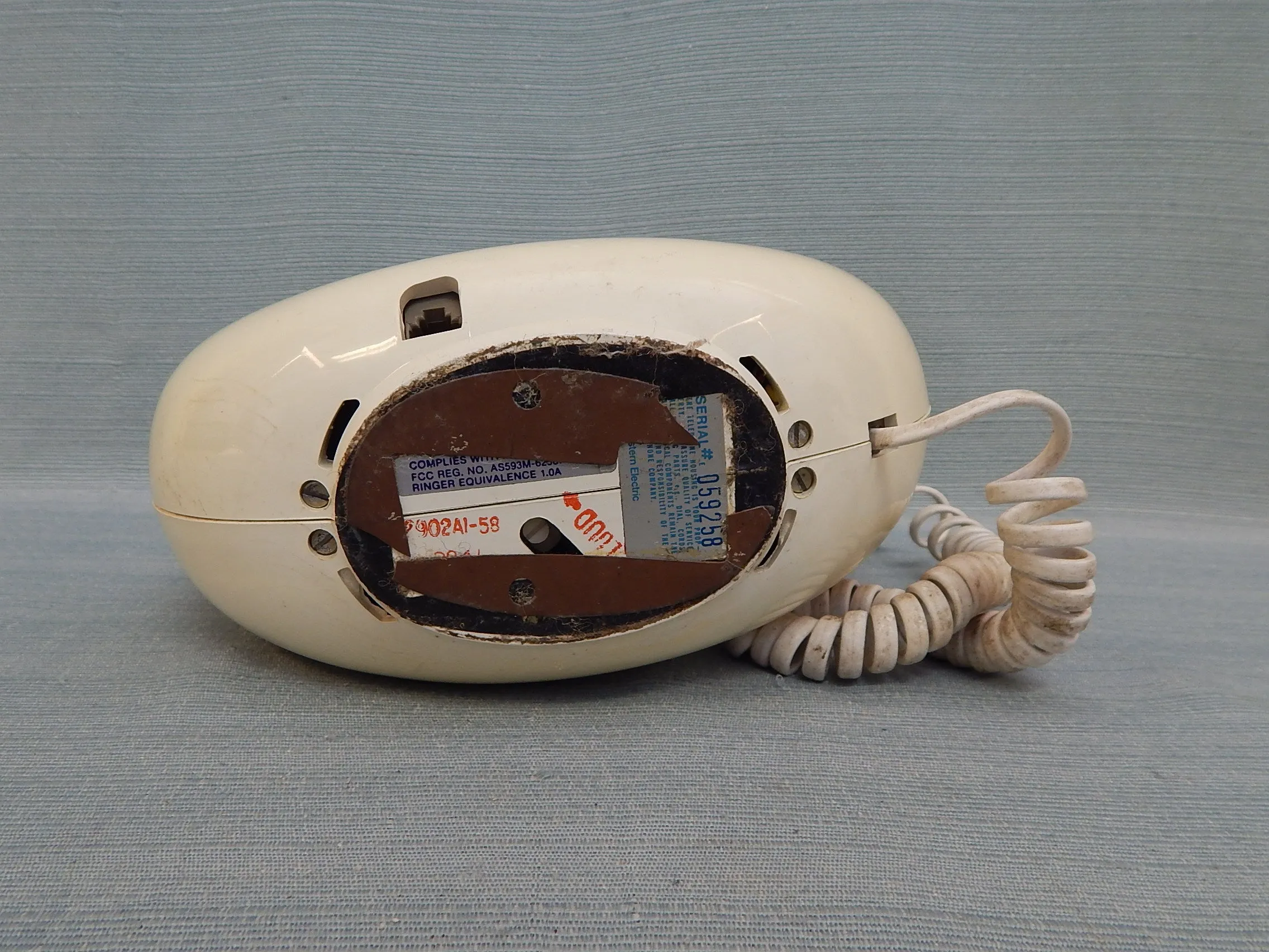 Western Electric Cream Sculptura Touch Dial Phone - Non-working